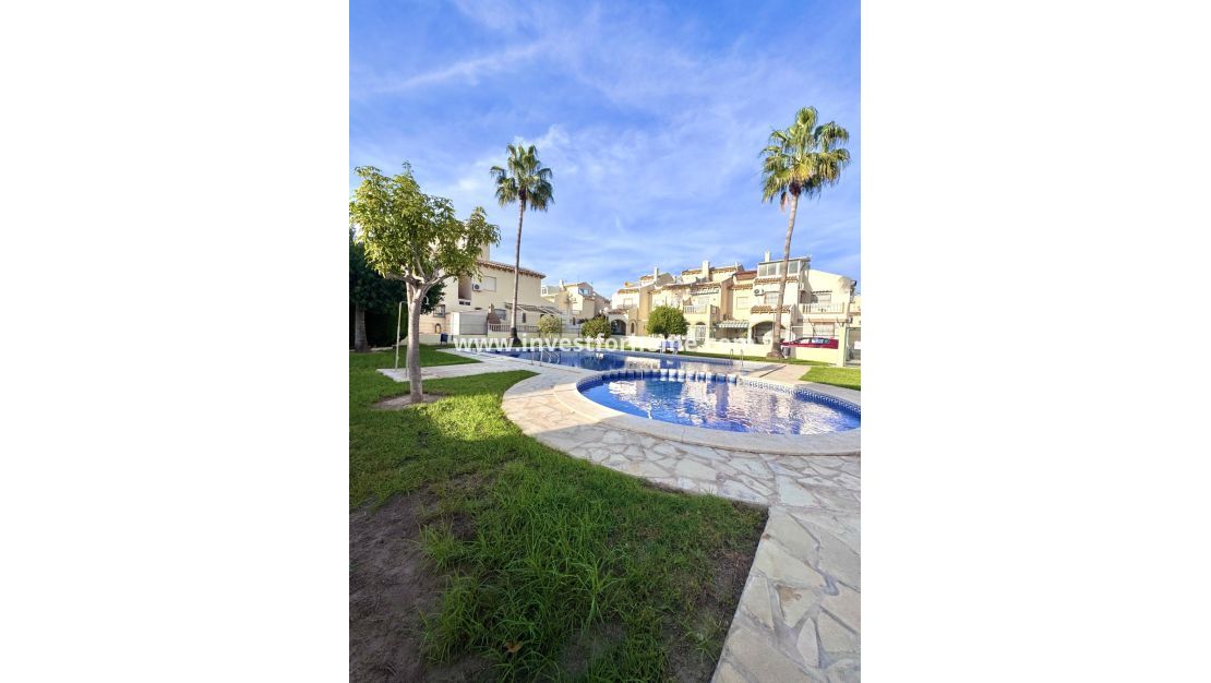 Sale - House - Orihuela Costa - Playa Flamenca