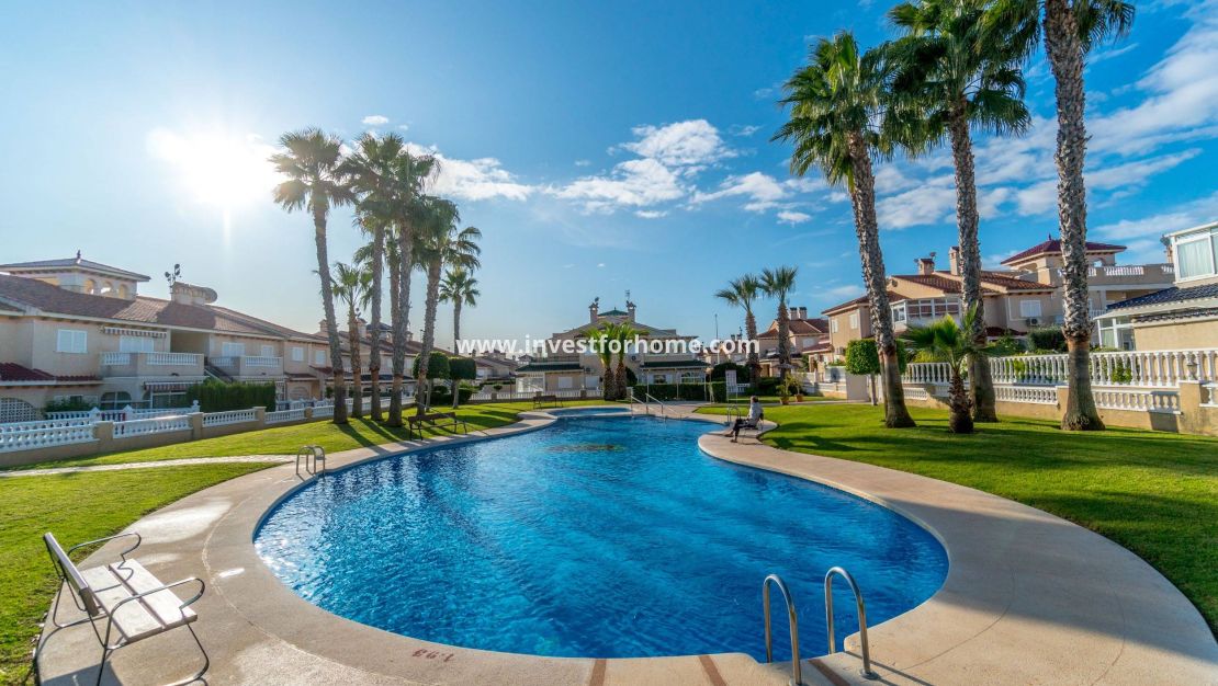 Sale - House - Orihuela Costa - Playa Flamenca