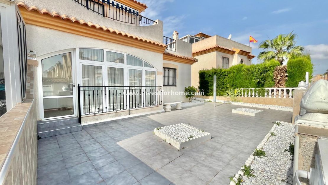 Sale - House - Orihuela Costa - Playa Flamenca