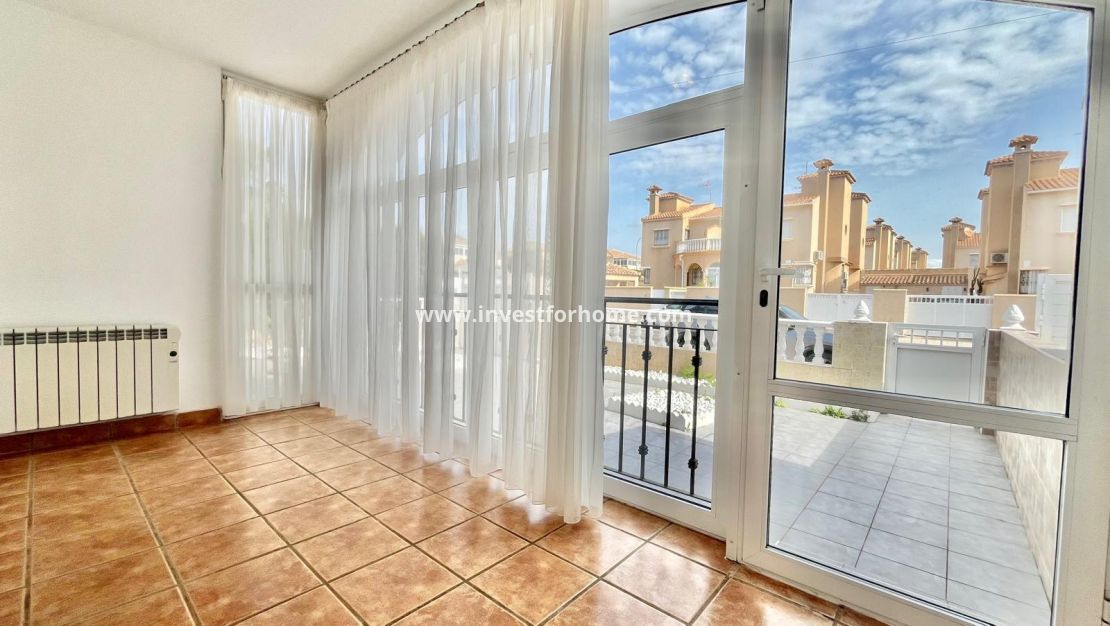 Sale - House - Orihuela Costa - Playa Flamenca