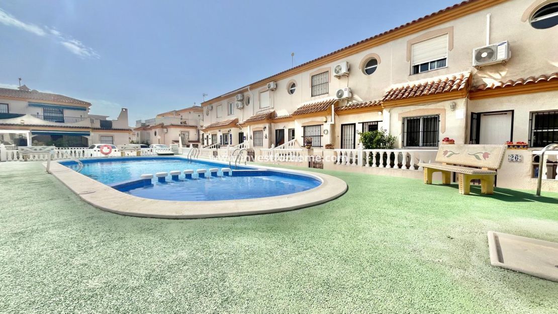 Sale - House - Orihuela Costa - Playa Flamenca