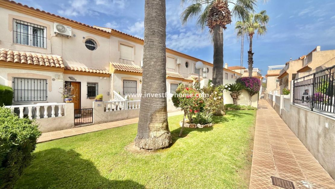 Sale - House - Orihuela Costa - Playa Flamenca