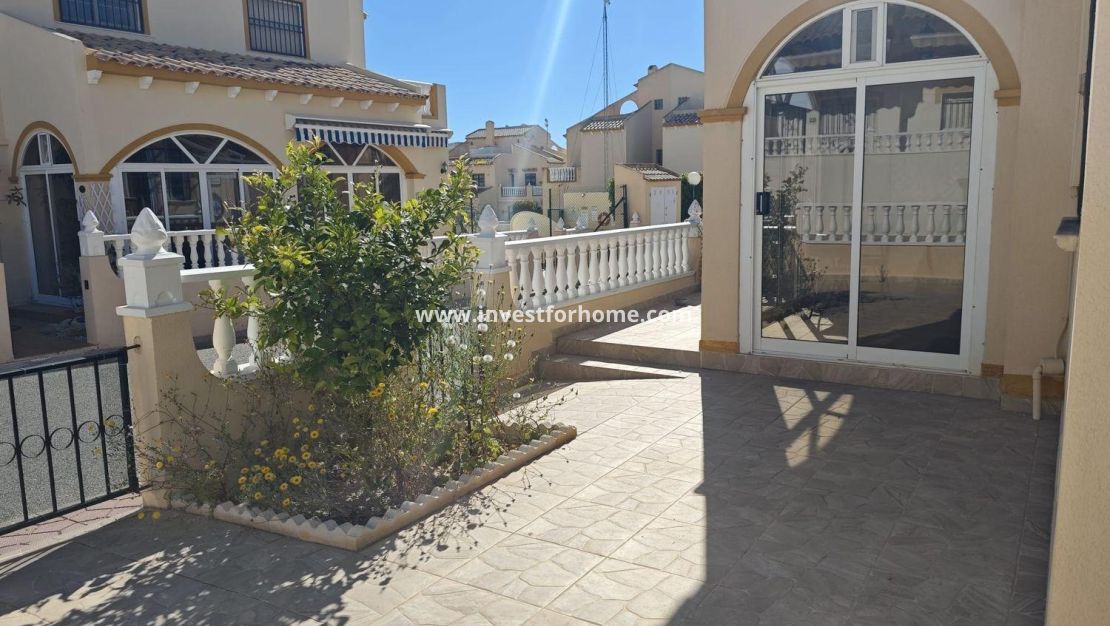 Sale - House - Orihuela Costa - Playa Flamenca