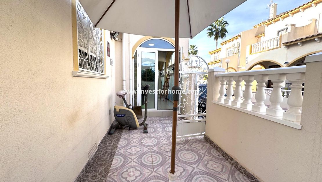 Sale - House - Orihuela Costa - Playa Flamenca