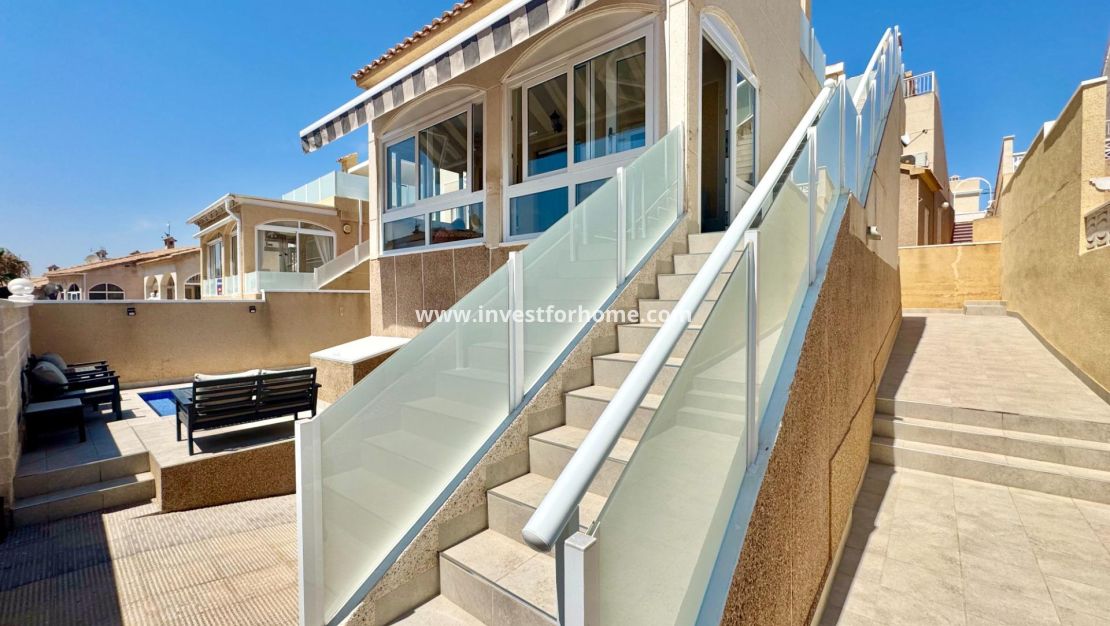 Sale - House - Orihuela Costa - Playa Flamenca