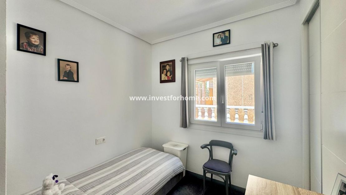 Sale - House - Orihuela Costa - Playa Flamenca