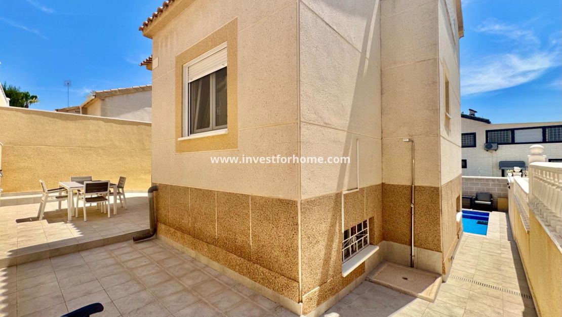 Sale - House - Orihuela Costa - Playa Flamenca