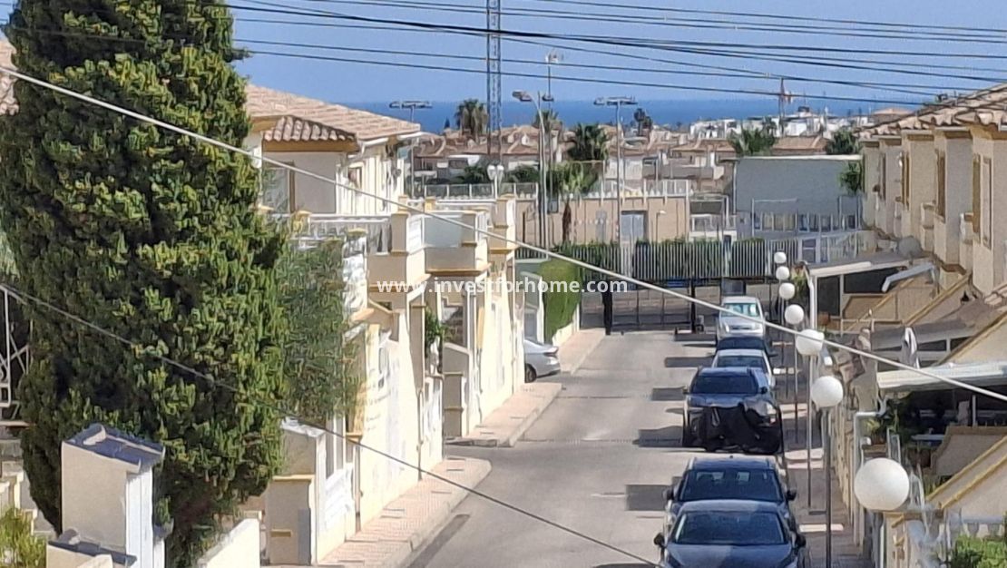 Sale - House - Orihuela Costa - Playa Flamenca