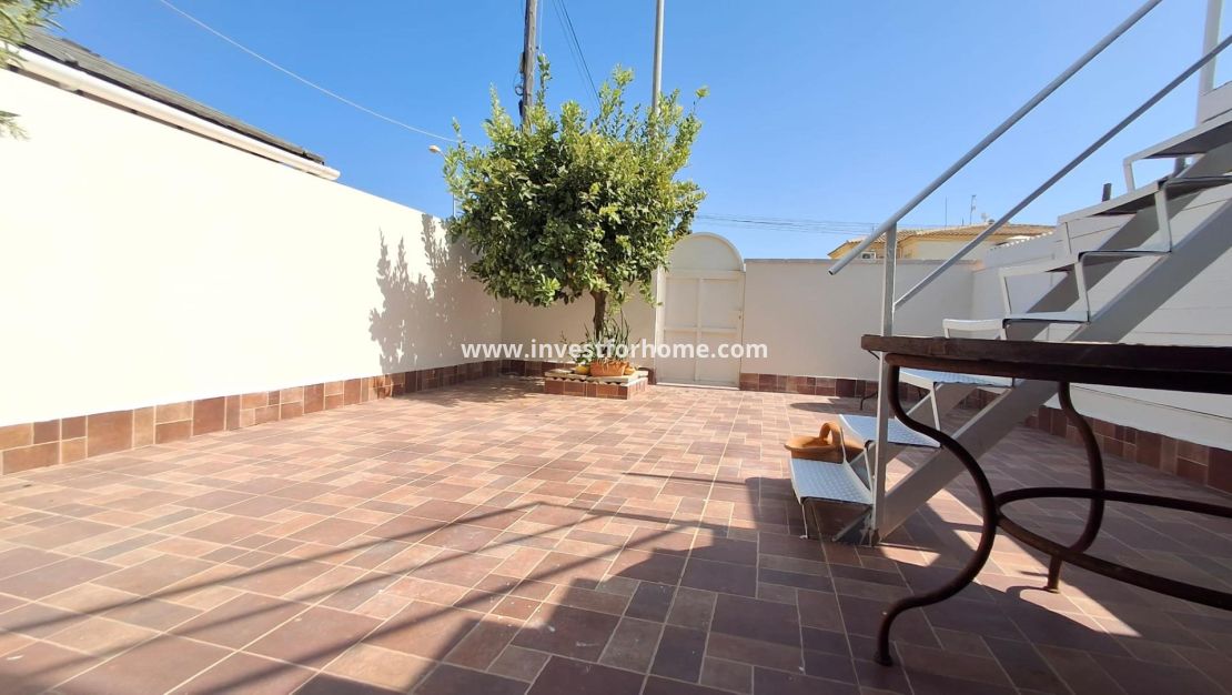Sale - House - Orihuela Costa - Playa Flamenca