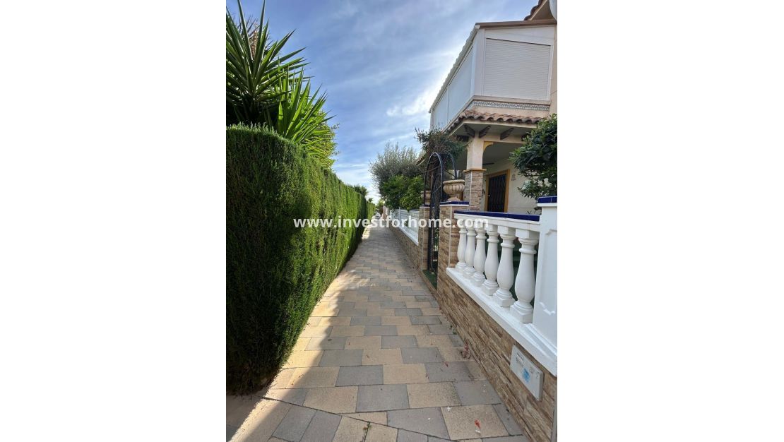 Sale - House - Orihuela Costa - Punta Prima