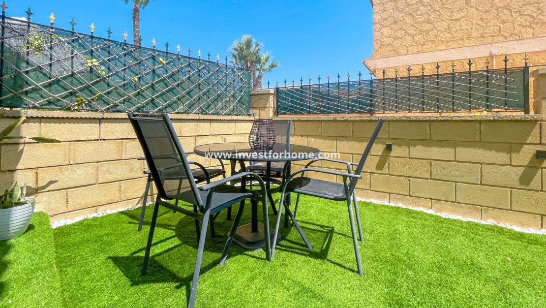 Sale - House - Orihuela Costa - Punta Prima