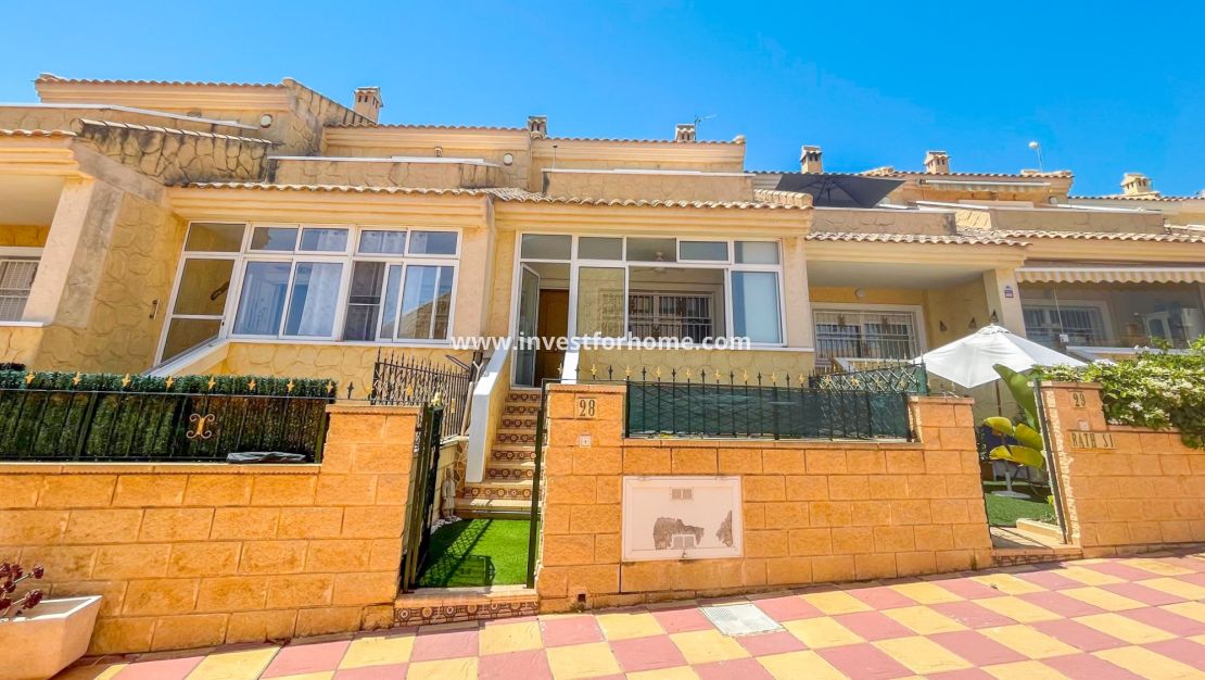 Sale - House - Orihuela Costa - Punta Prima