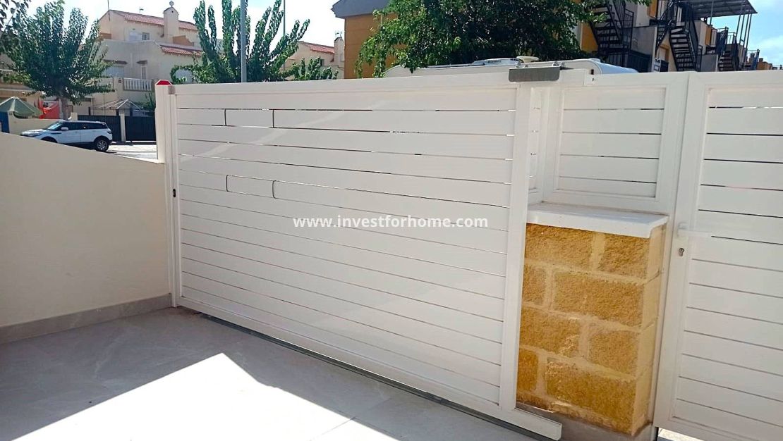 Sale - House - Pilar de la Horadada