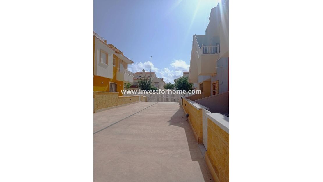 Sale - House - Pilar de la Horadada