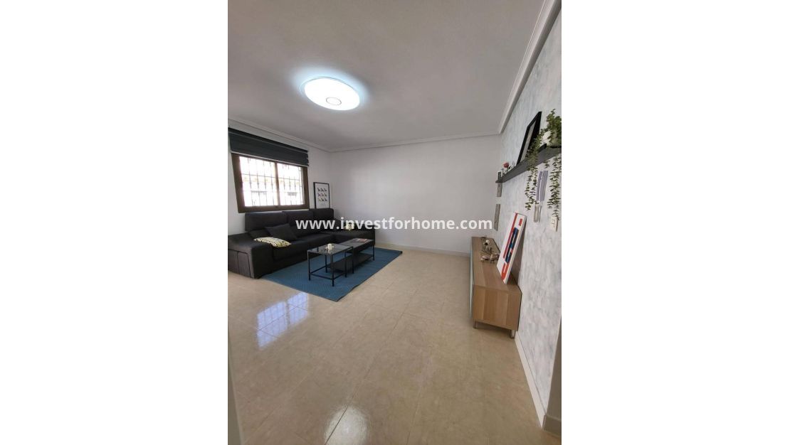 Sale - House - San Miguel de Salinas - Ciudad De Las Comunicaciones
