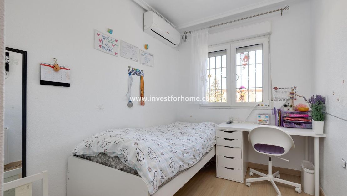 Sale - House - Torrevieja - aguas nuevas