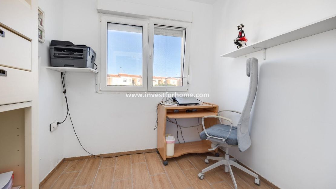 Sale - House - Torrevieja - aguas nuevas