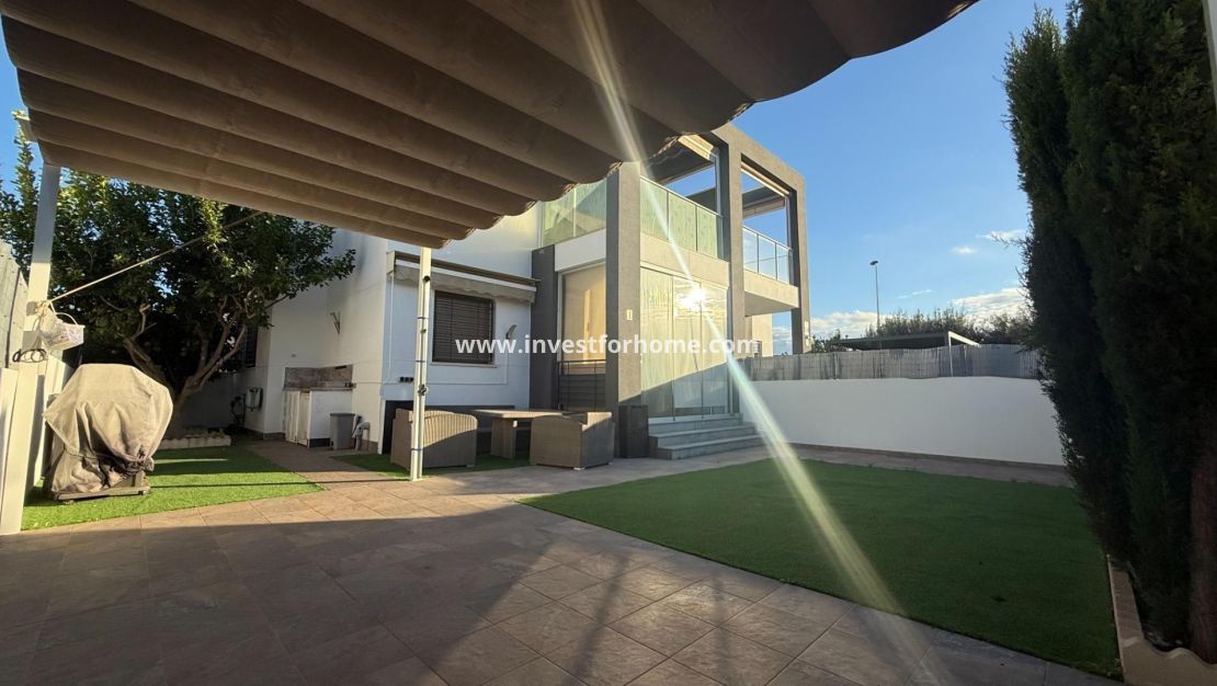 Sale - House - Torrevieja - aguas nuevas