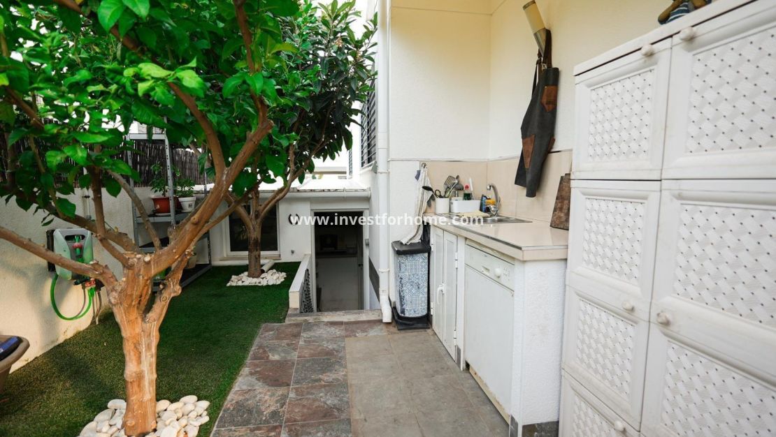 Sale - House - Torrevieja - aguas nuevas