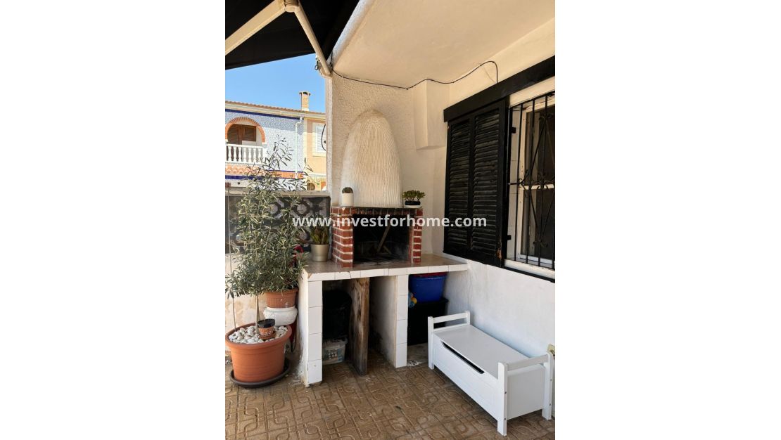 Sale - House - Torrevieja - Centro