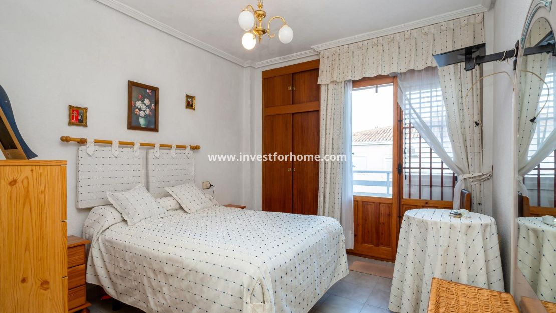 Sale - House - Torrevieja - Centro