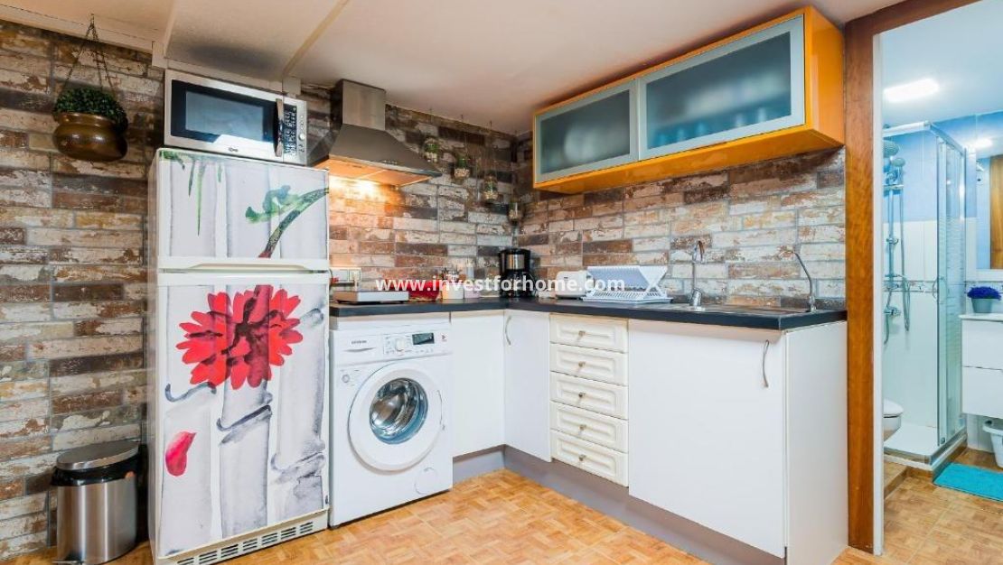 Sale - House - Torrevieja - Centro