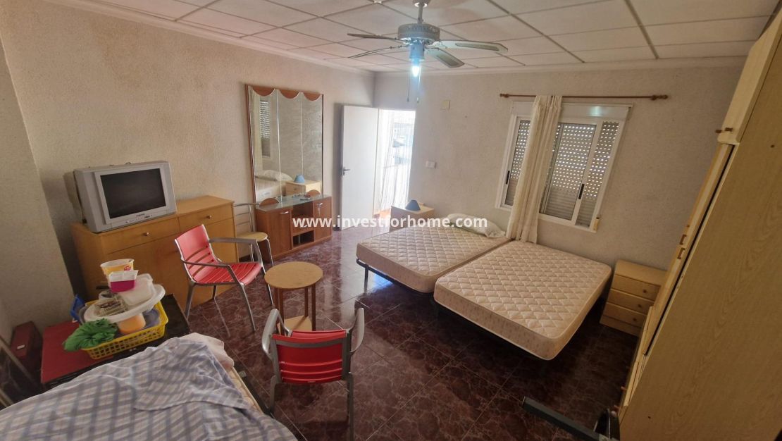 Sale - House - Torrevieja - Centro