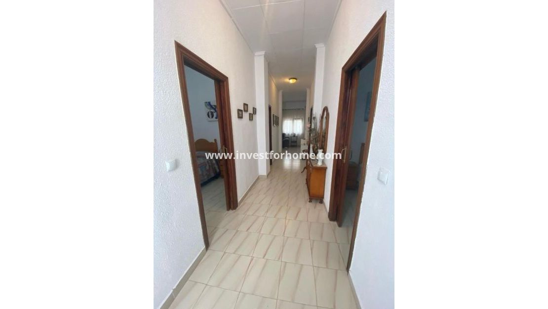 Sale - House - Torrevieja - Centro
