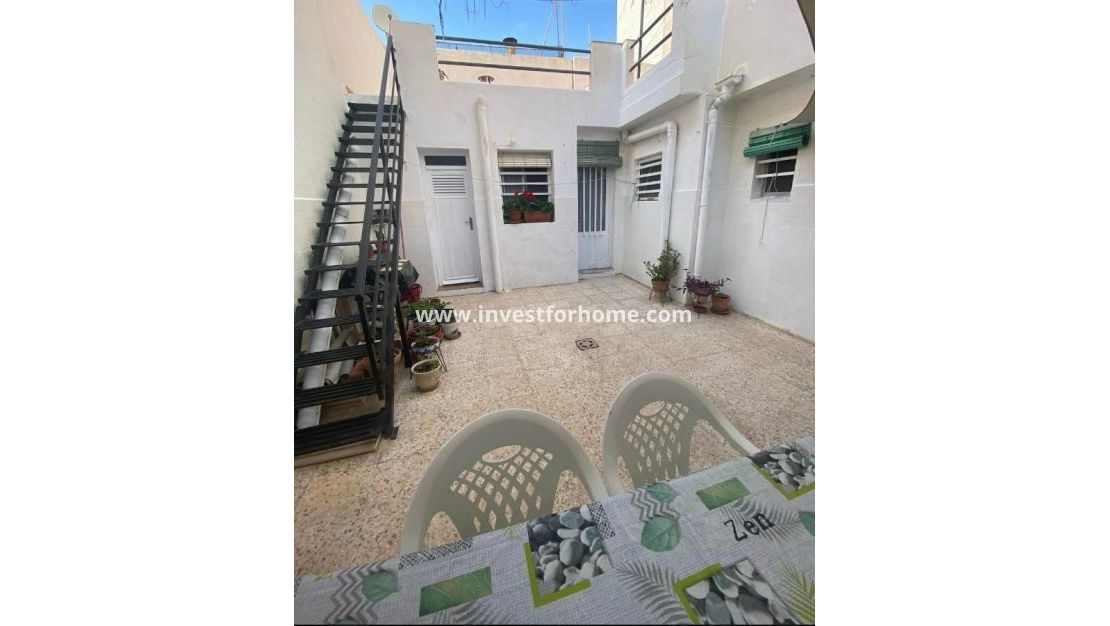 Sale - House - Torrevieja - Centro