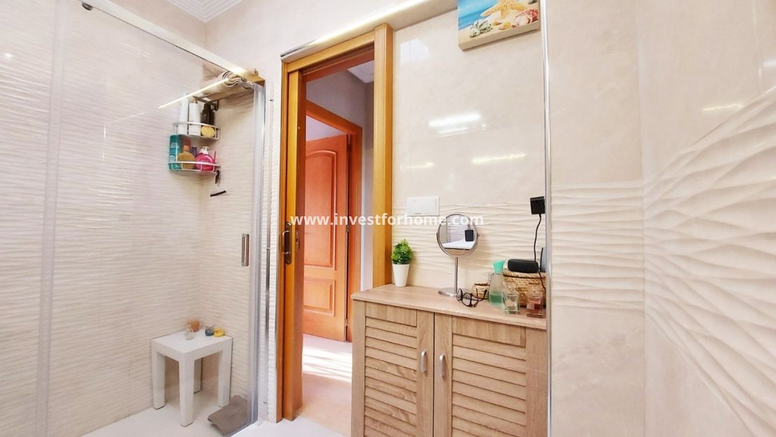 Sale - House - Torrevieja - Centro