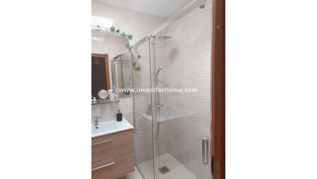 Sale - House - Torrevieja - Centro