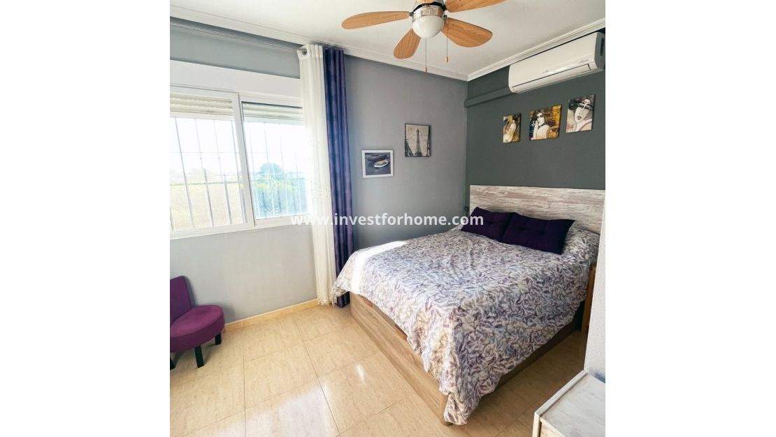 Sale - House - Torrevieja - Centro