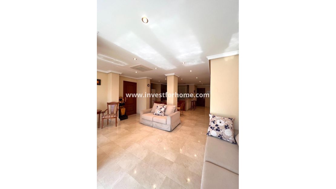 Sale - House - Torrevieja - Centro