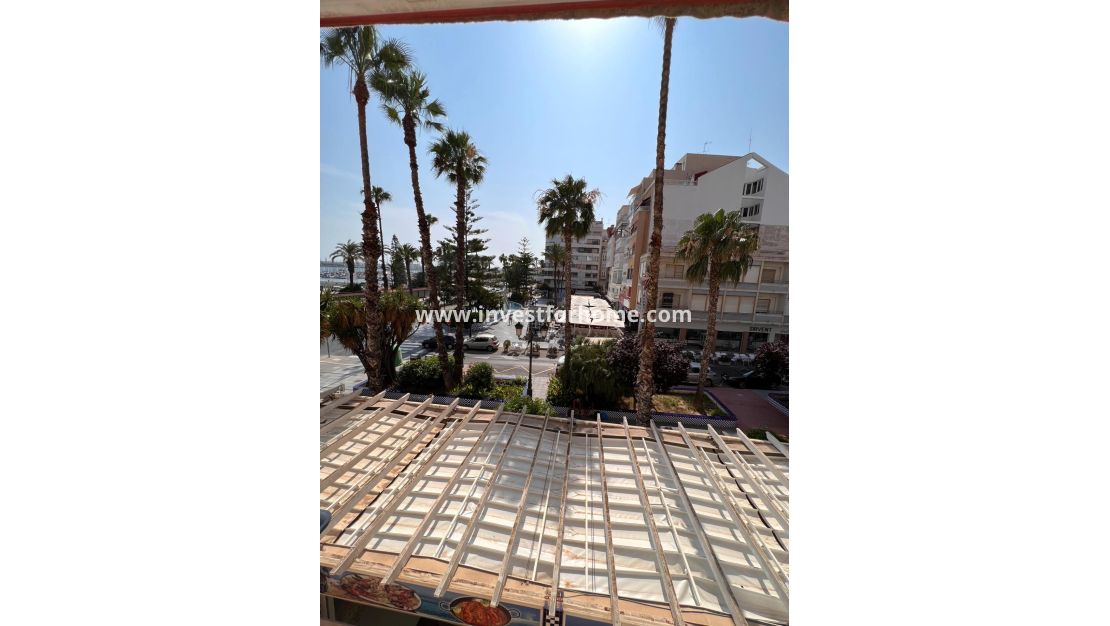 Sale - House - Torrevieja - Centro