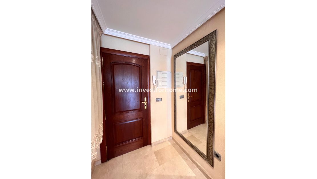 Sale - House - Torrevieja - Centro