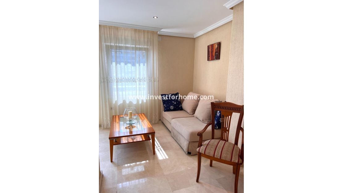 Sale - House - Torrevieja - Centro