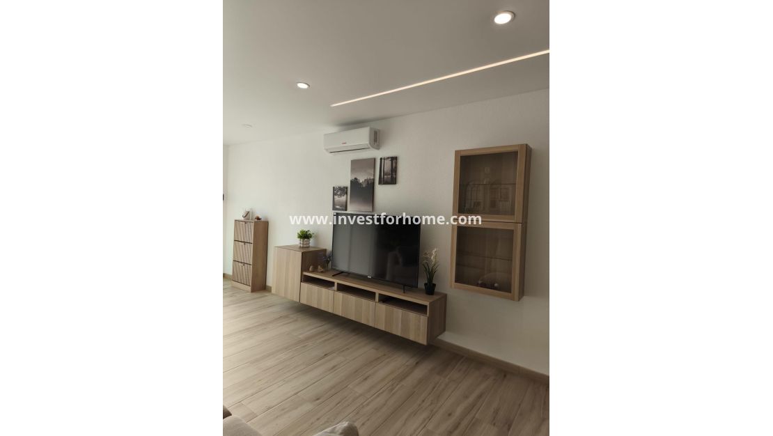 Sale - House - Torrevieja - Centro