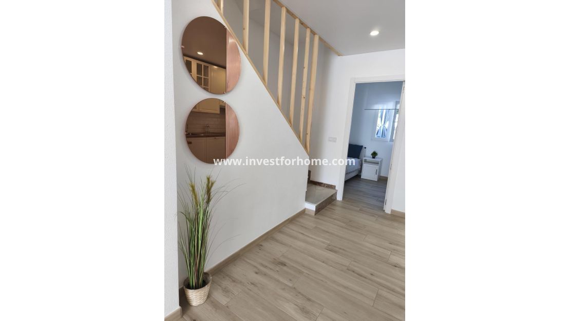 Sale - House - Torrevieja - Centro