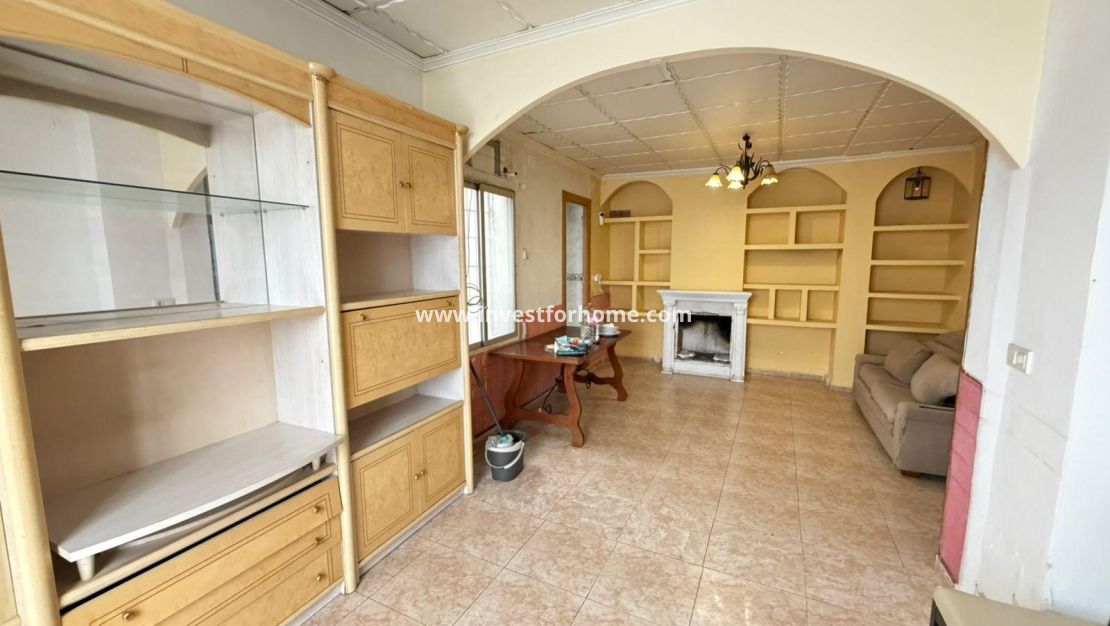 Sale - House - Torrevieja - Centro