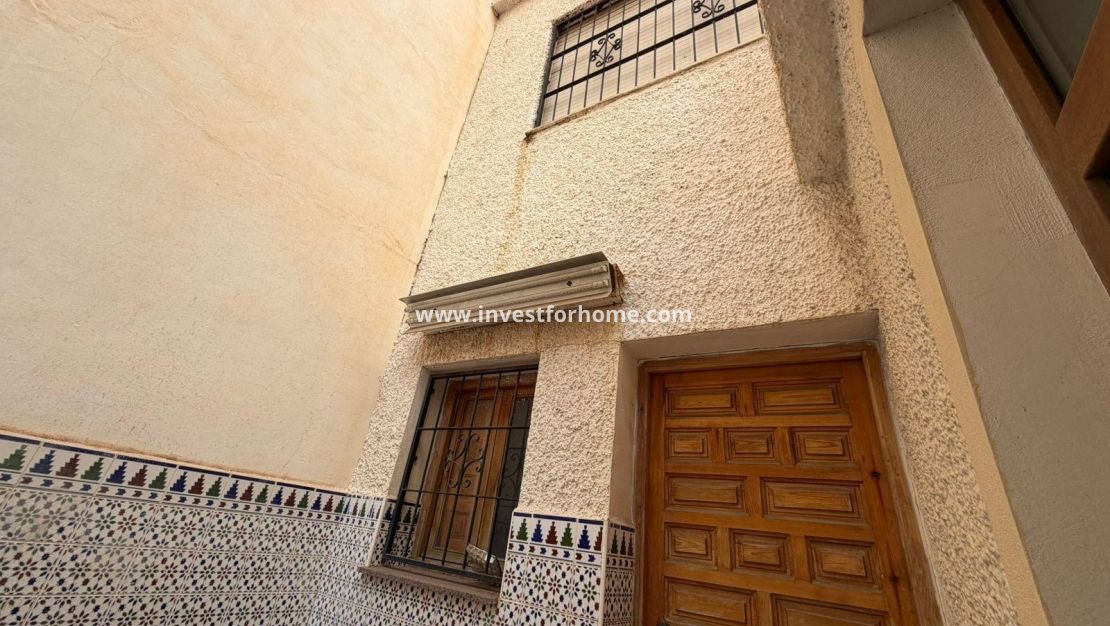 Sale - House - Torrevieja - Centro