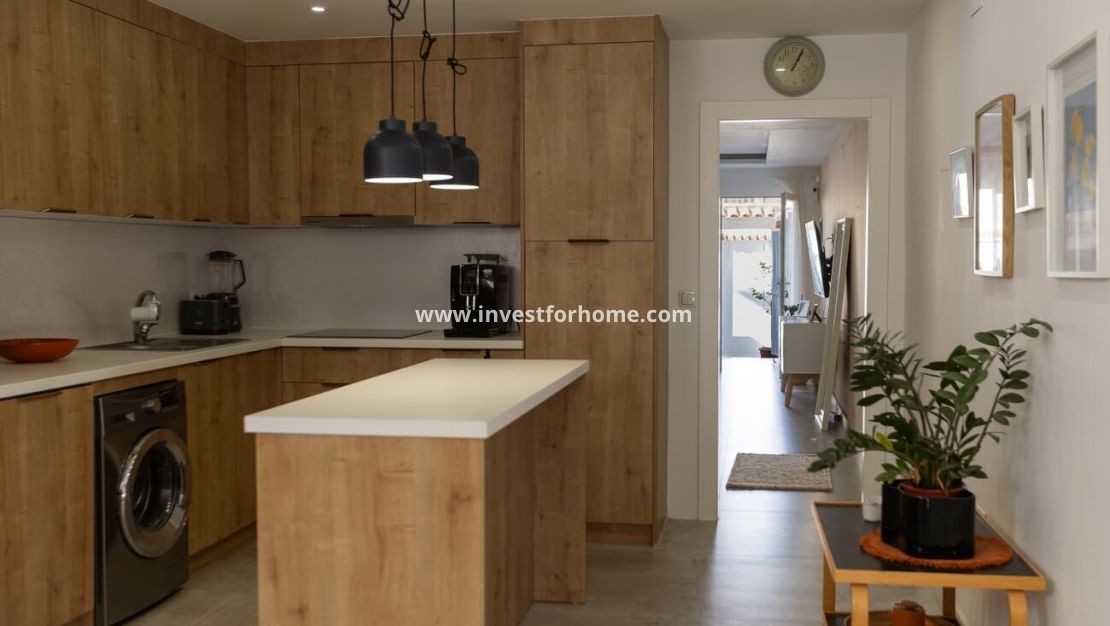 Sale - House - Torrevieja - Centro