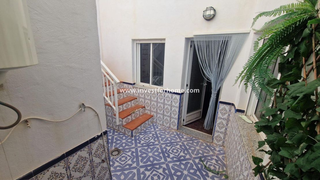 Sale - House - Torrevieja - Centro