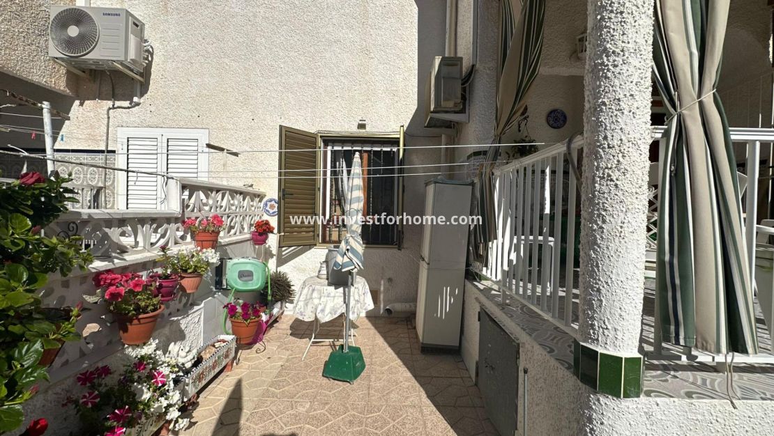 Sale - House - Torrevieja - Centro