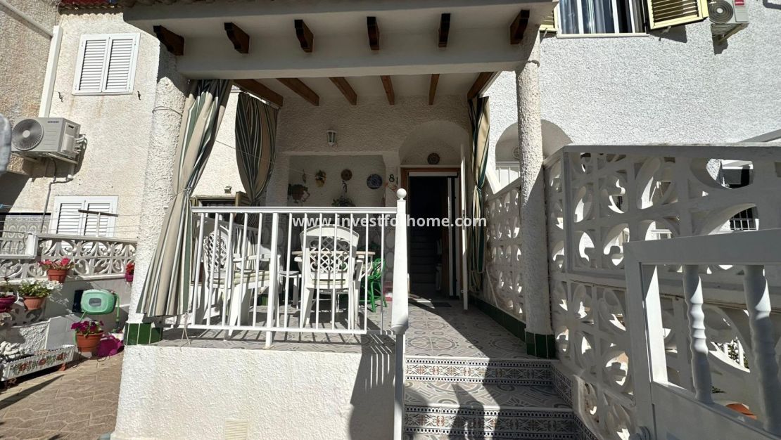 Sale - House - Torrevieja - Centro