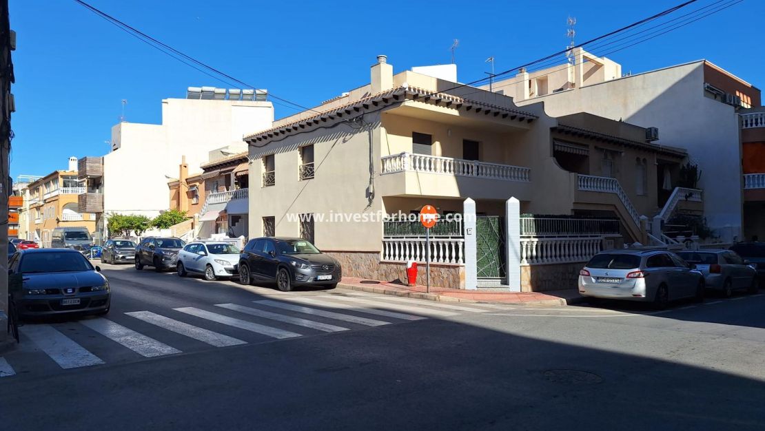 Sale - House - Torrevieja - Centro