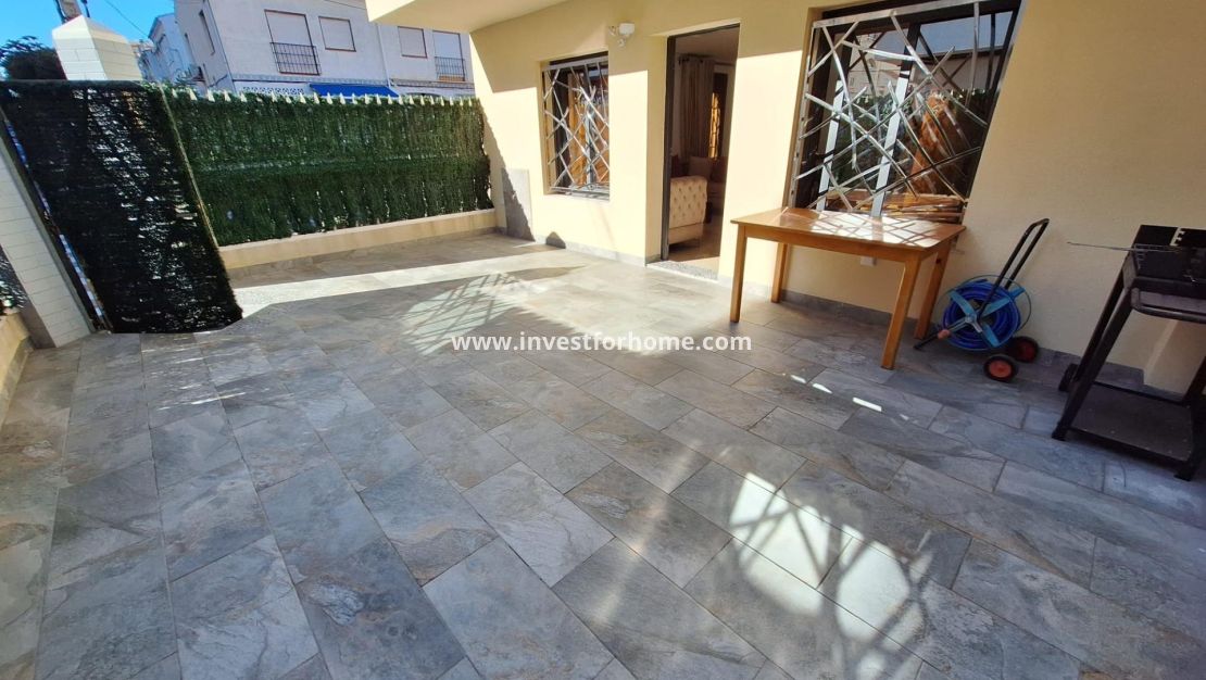 Sale - House - Torrevieja - Centro