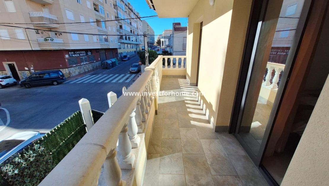 Sale - House - Torrevieja - Centro