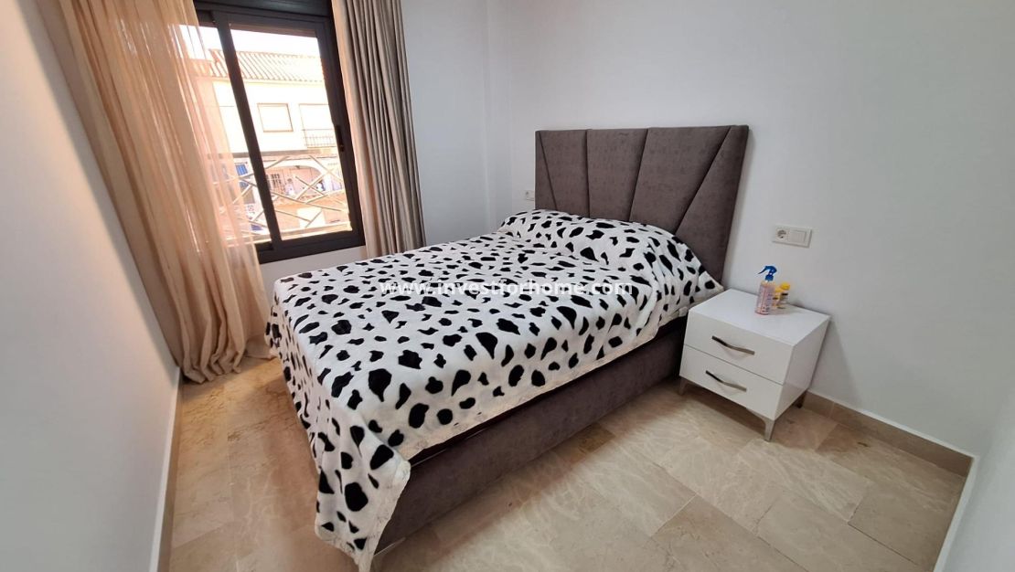 Sale - House - Torrevieja - Centro