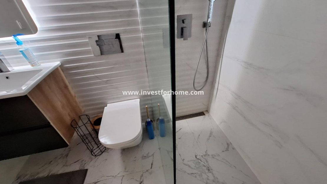 Sale - House - Torrevieja - Centro
