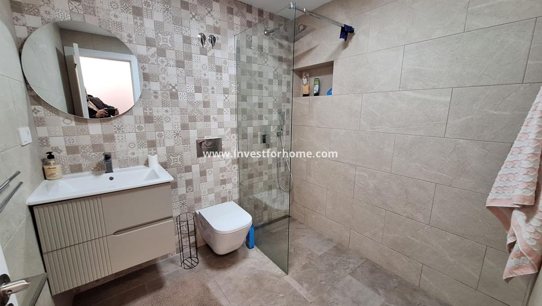 Sale - House - Torrevieja - Centro